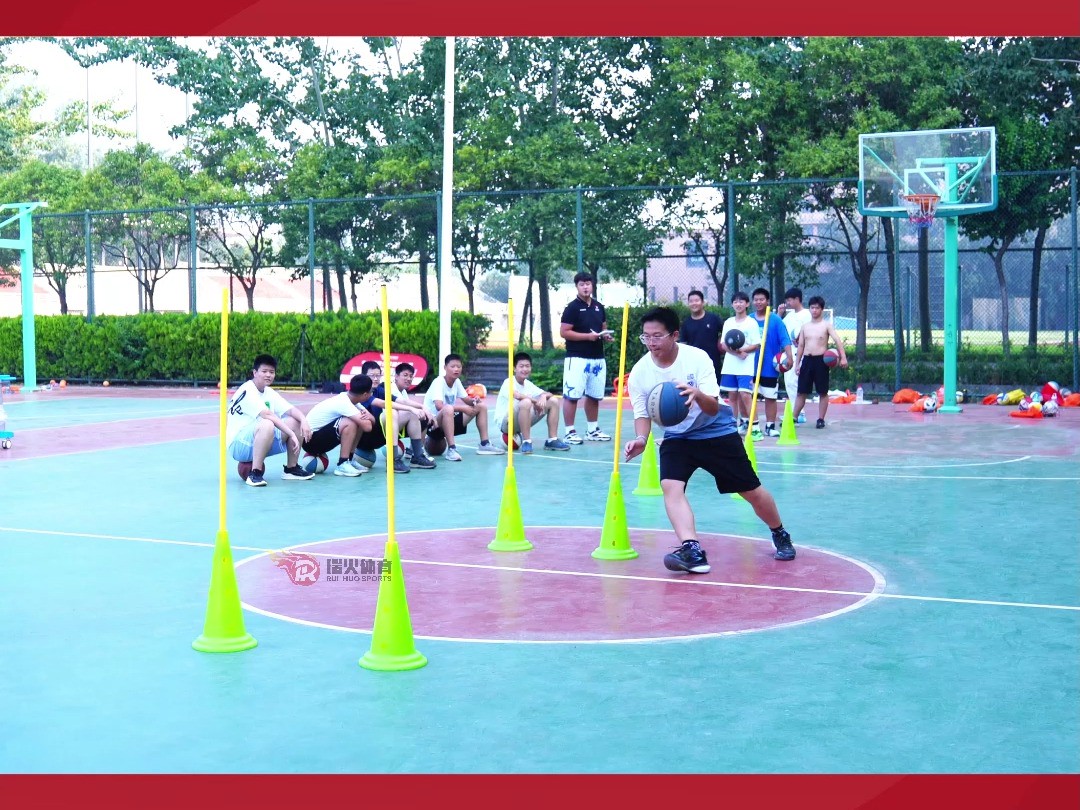 控卫如何通过视频学习提高技术水平_1